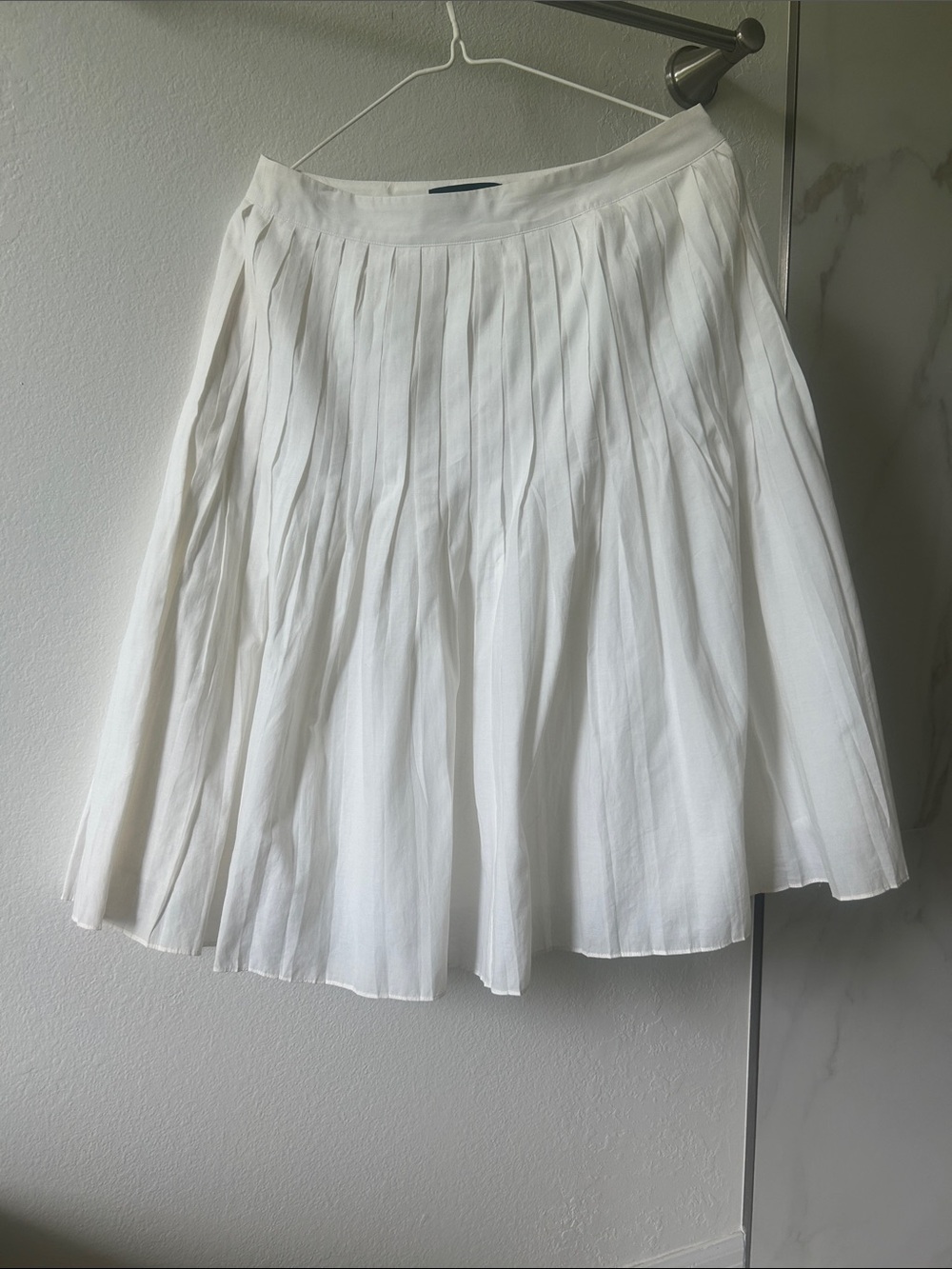 New Talbots Women's White Pleated Skirt - Classic A-Line